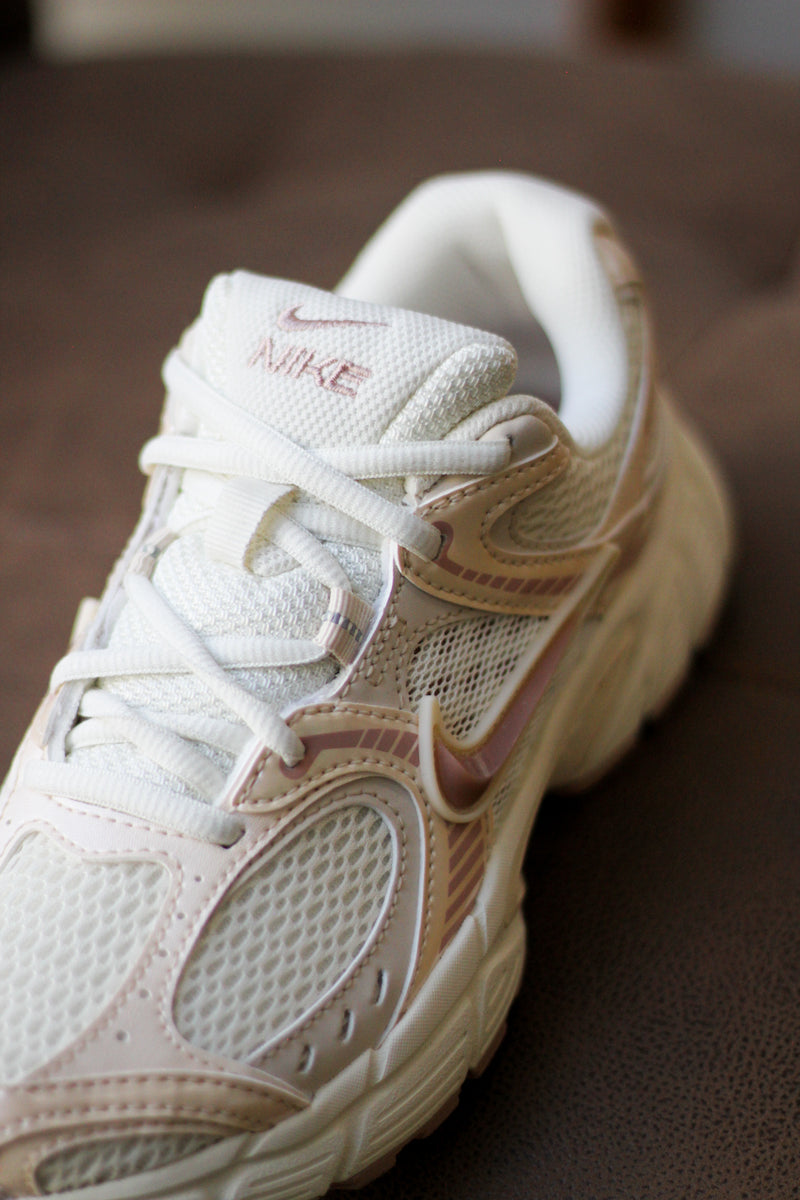 W NIKE V5 RNR "SOFT PEARL/PARTICLE PINK-PEARL WHITE