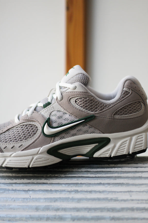 NIKE V5 RNR "COLLEGE GREY/SUMMIT WHITE-VAST GREY-FIR"