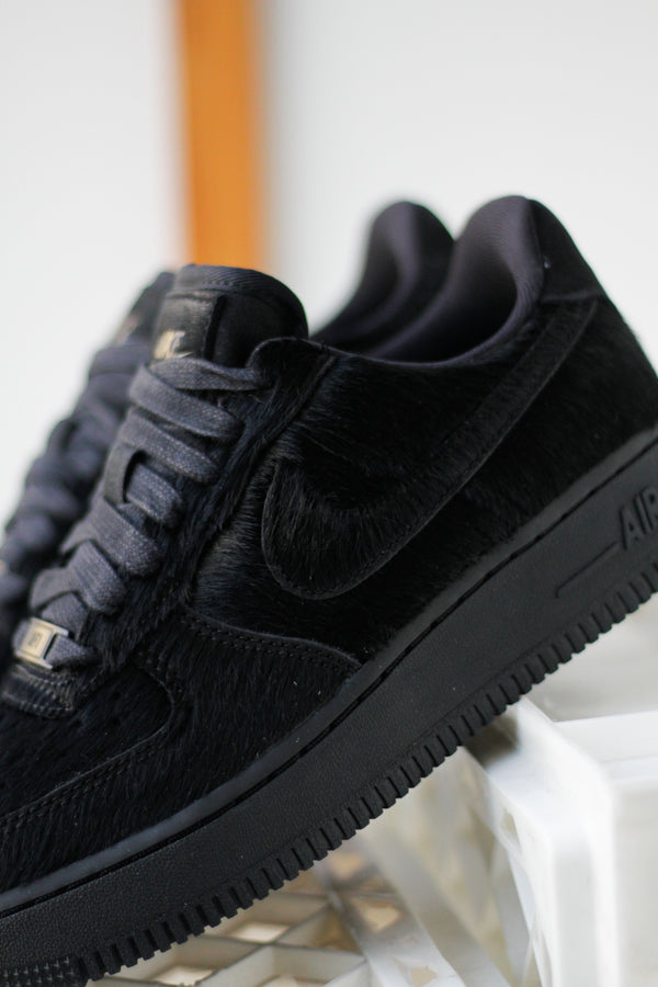 W NIKE AIR FORCE 1 '07 "BLACK/BLACK-OFF NOIR"