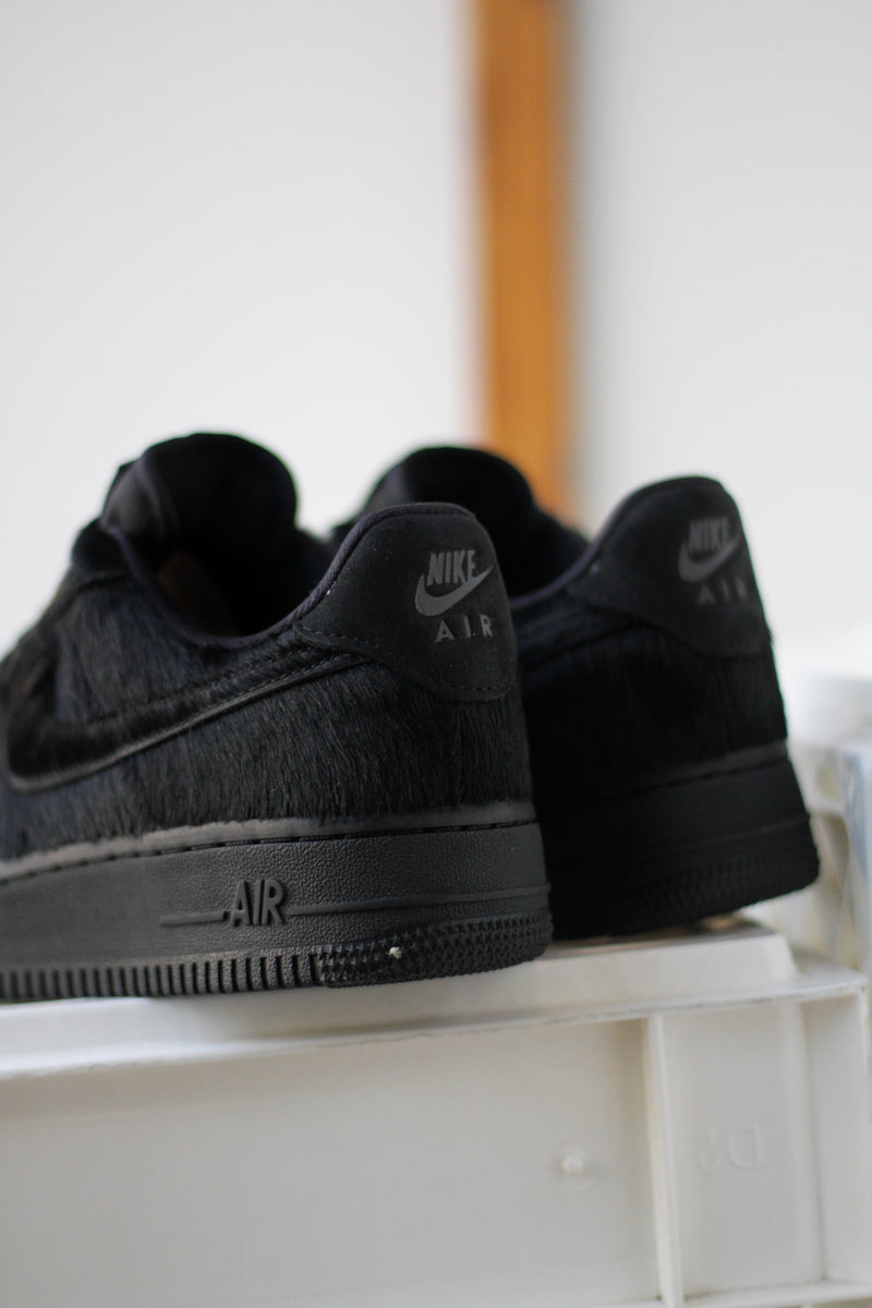 W NIKE AIR FORCE 1 '07 "BLACK/BLACK-OFF NOIR"