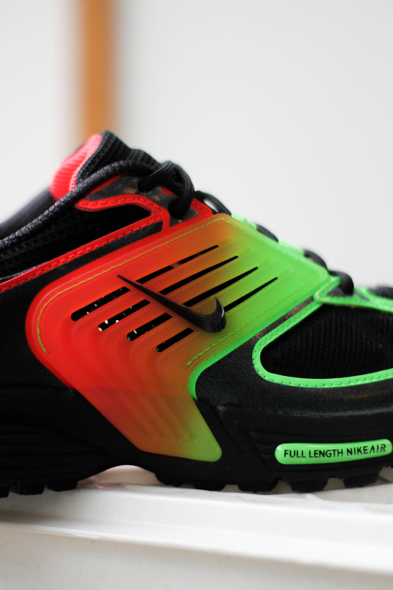 NIKE AIR PEGASUS WAVE SE "BLACK/BLACK-BRIGHT CRIMSON-GREEN STRIKE"