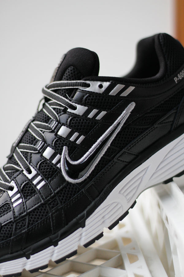 NIKE P-6000 "BLACK/BLACK-WHITE-METALLIC SILVER"