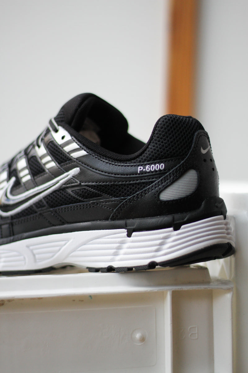 NIKE P-6000 "BLACK/BLACK-WHITE-METALLIC SILVER"