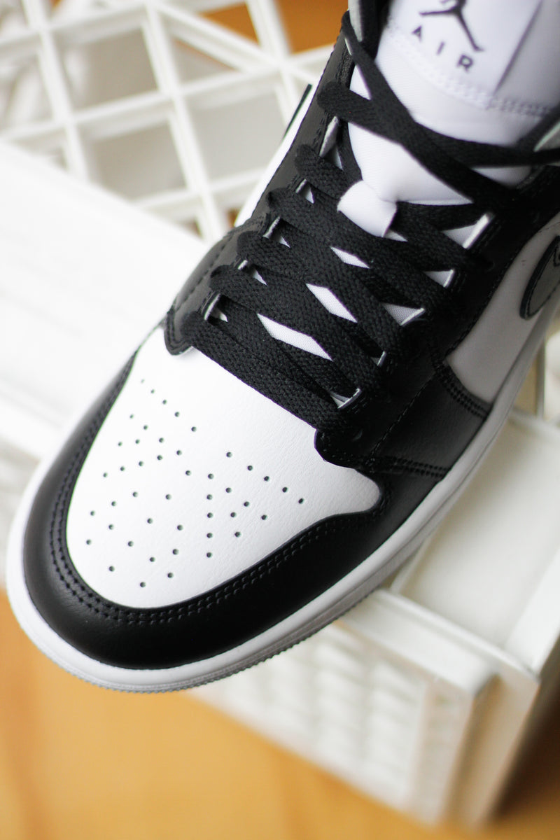 AIR JORDAN 1 MID "WHITE/BLACK-LT SMOKE GREY"