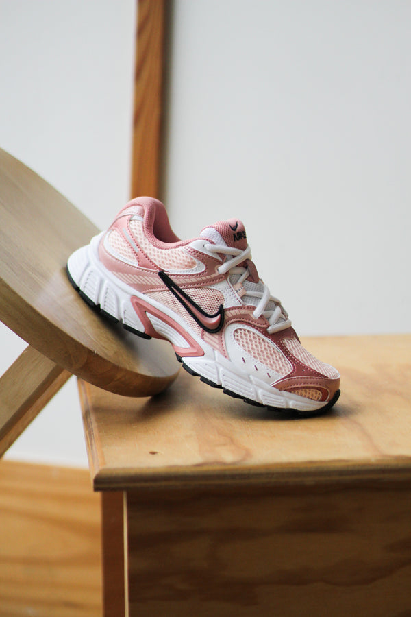 W NIKE V5 RNR "WASHED CORAL/RED STARDUST-WHITE-BLACK"