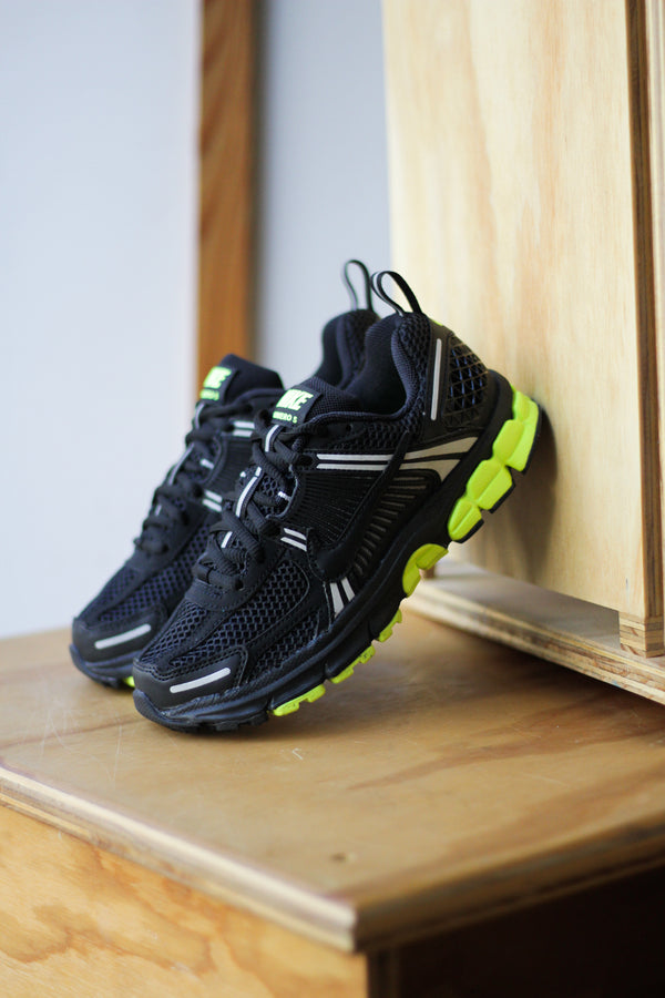 NIKE VOMERO 5 (GS) "BLACK/VOLT-BLACK-BLACK"