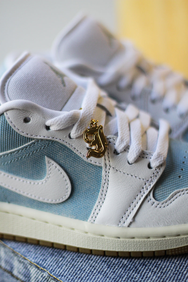 W AIR JORDAN 1 LOW SE "WORN BLUE/WHITE-GUM LIGHT BROWN-SAIL"