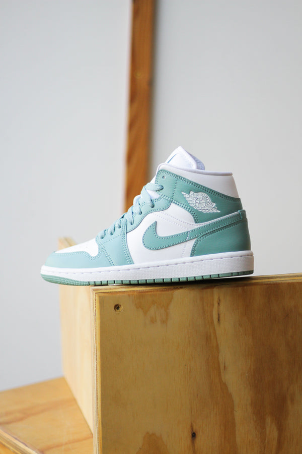 W AIR JORDAN 1 MID "WHITE/CANNON"