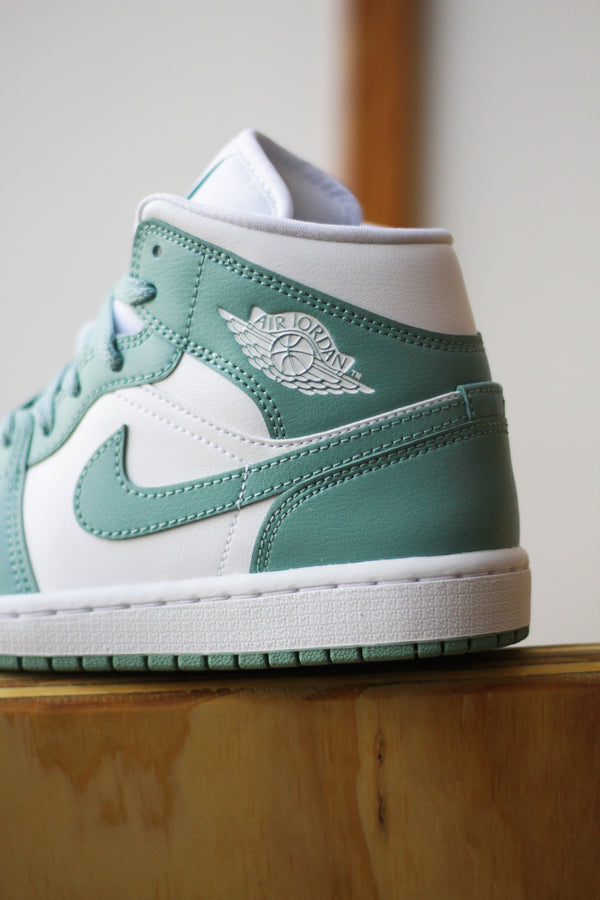 W AIR JORDAN 1 MID "WHITE/CANNON"