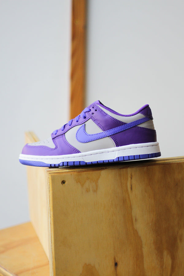 NIKE DUNK LOW (GS) "COLLEGE GREY/PERSIAN VIOLET-WILD GRAPE"