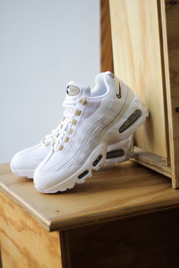 NIKE AIR MAX 95 OG "WHITE/METALLIC GOLD-BLACK-PEARL GREY"