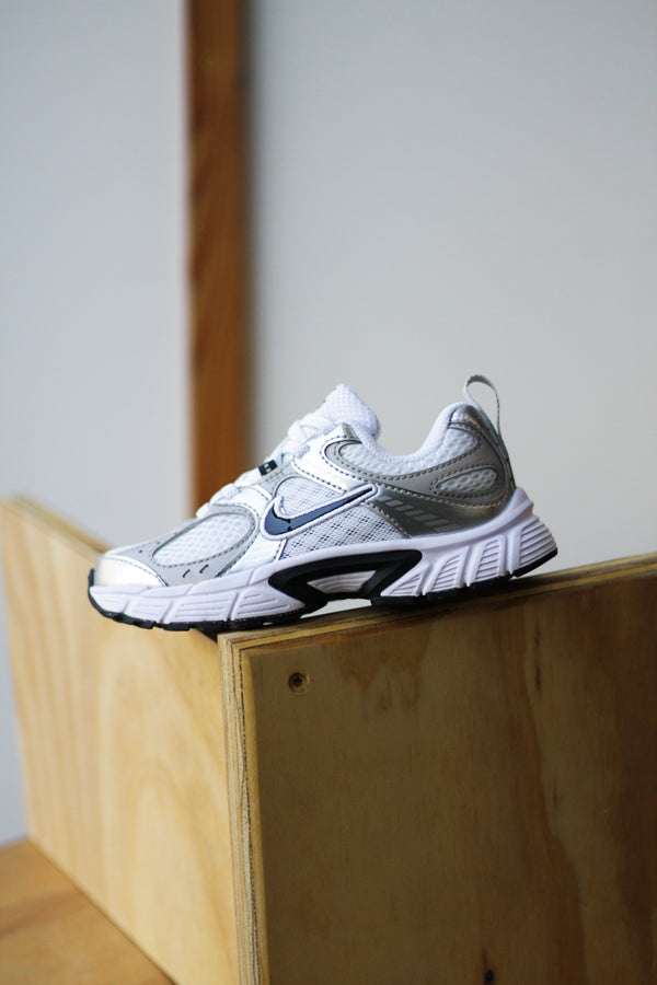 NIKE V5 RNR (PS) "WHITE/BLACK-VAST GREY-COLLEGE GREY"