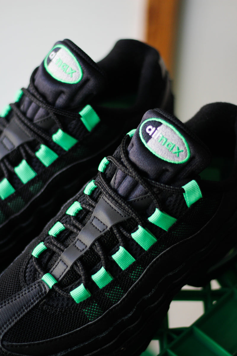 NIKE AIR MAX 95 OG "BLACK/GREEN SHOCK-BLACK-PEARL GREY"