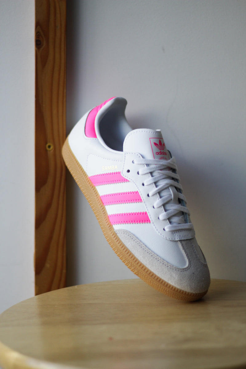 W ADIDAS SAMBA OG "CLOUD WHITE/LUCID PINK/GUM"