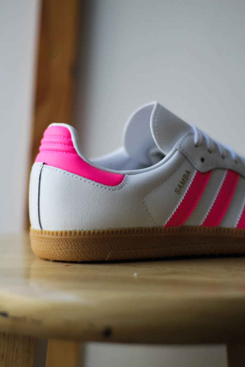 W ADIDAS SAMBA OG "CLOUD WHITE/LUCID PINK/GUM"