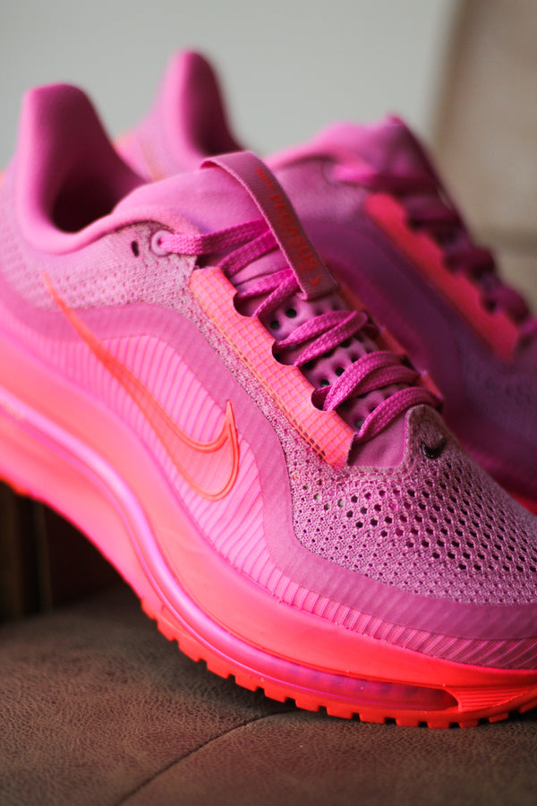 W NIKE PEGASUS PREMIUM "PLAYFUL PINK/BRIGHT CRIMSON-HYPER PINK"