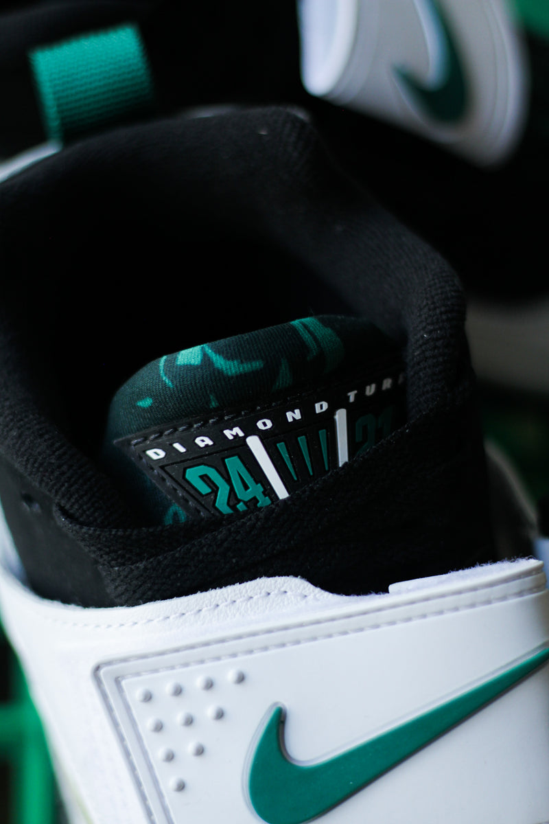NIKE AIR DIAMOND TURF 93 "BLACK/MYSTIC GREEN-WHITE-GOLDEN TUSSAH"