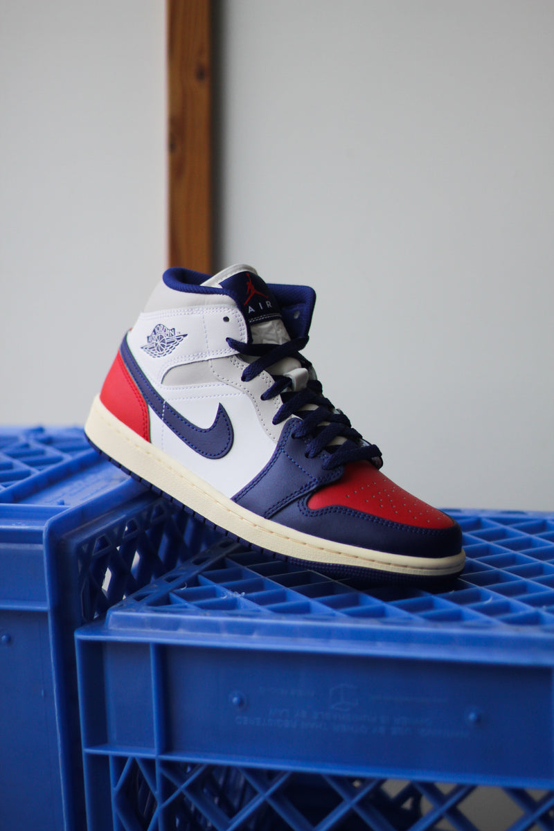 AIR JORDAN 1 MID "WHITE/DEEP ROYAL BLUE-UNIVERSITY RED"
