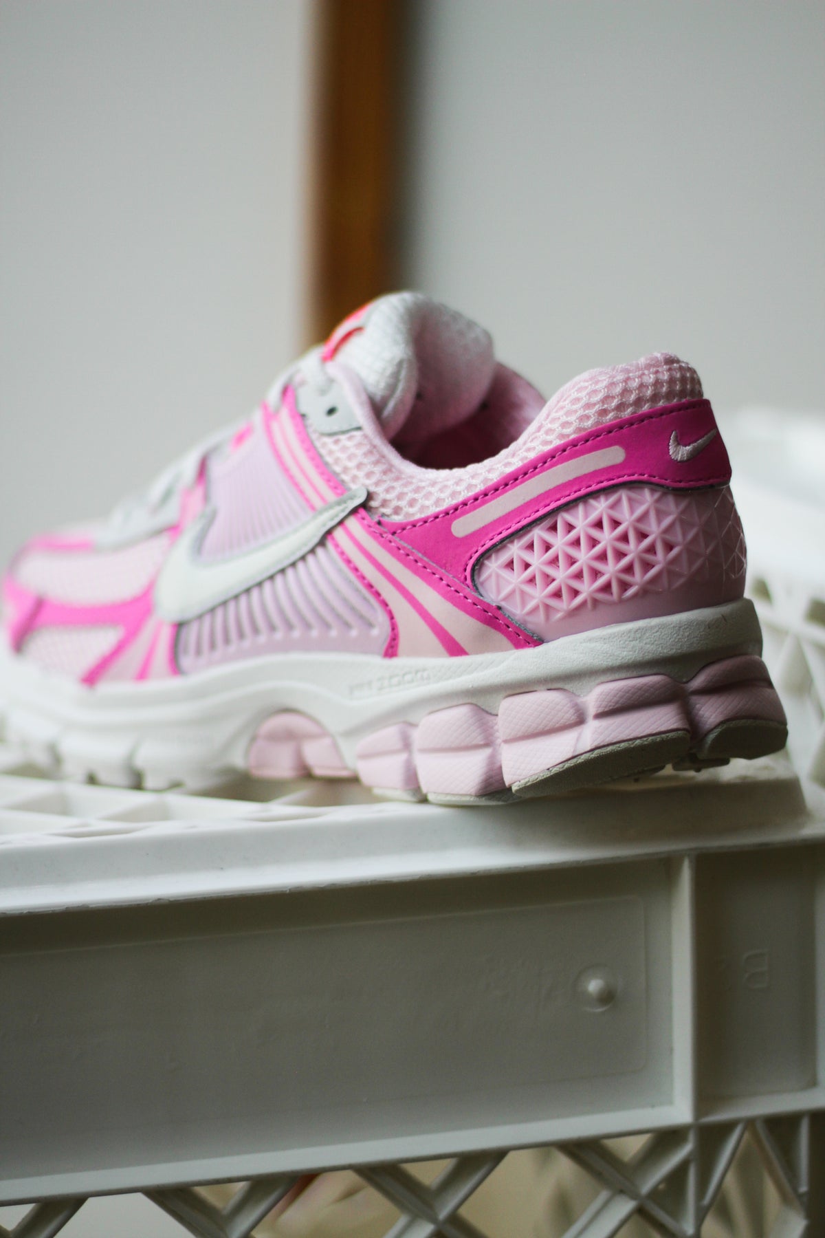 送料込み 追跡あり Nike Zoom Vomero 5 \"Pink Foam\" Air Zoom Vomero 5 'Pink Foam' - Nike - FB9149 600 - pink