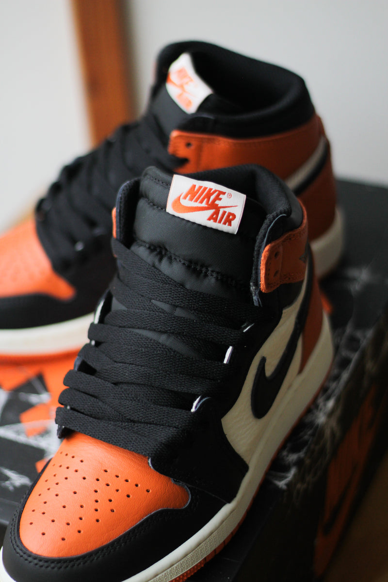 AIR JORDAN 1 RETRO HIGH OG "BLACK/BLACK-SAIL-STARFISH"