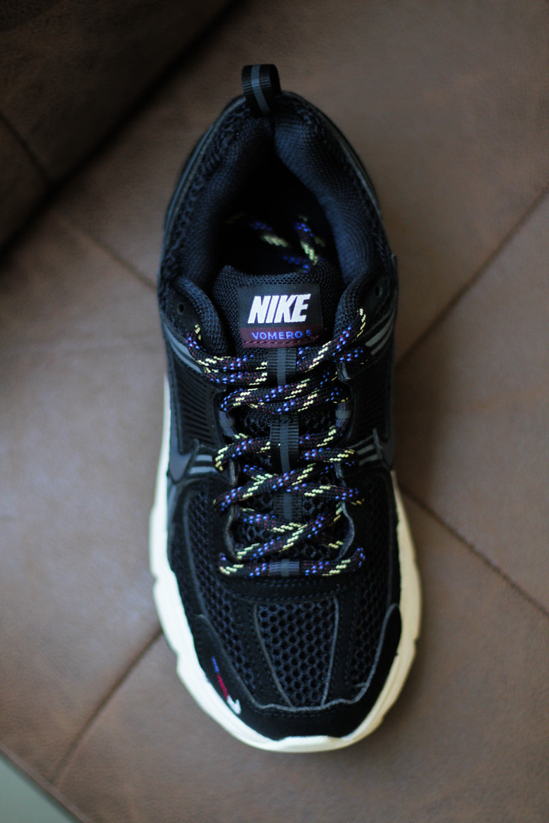 NIKE VOMERO 5 (GS) "BLACK/ANTHRACITE-SOFT PEARL"