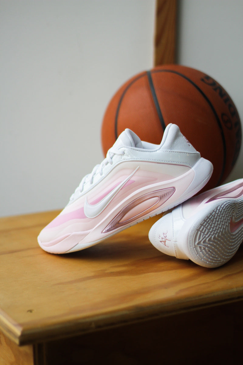 NIKE A'ONE "WHITE/PERFECT PINK-PRISM PINK-PINK ICE"