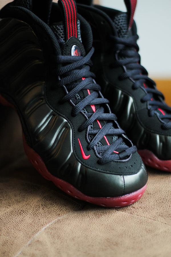 NIKE AIR FOAMPOSITE ONE "BLACK/VARSITY RED"