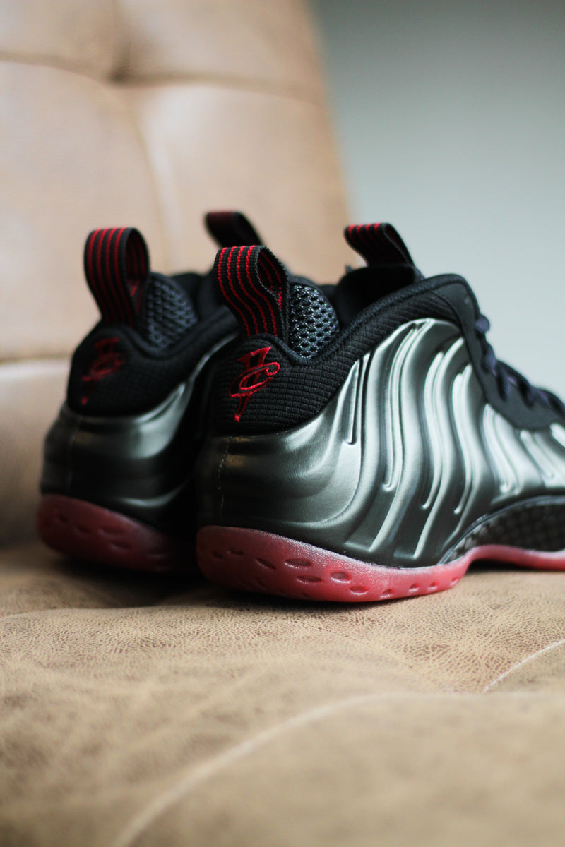 NIKE AIR FOAMPOSITE ONE "BLACK/VARSITY RED"
