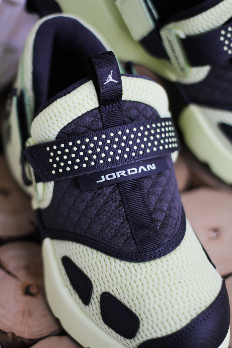 W JORDAN TRUNNER LX "LUMINOUS GREEN/ANTHRACITE"