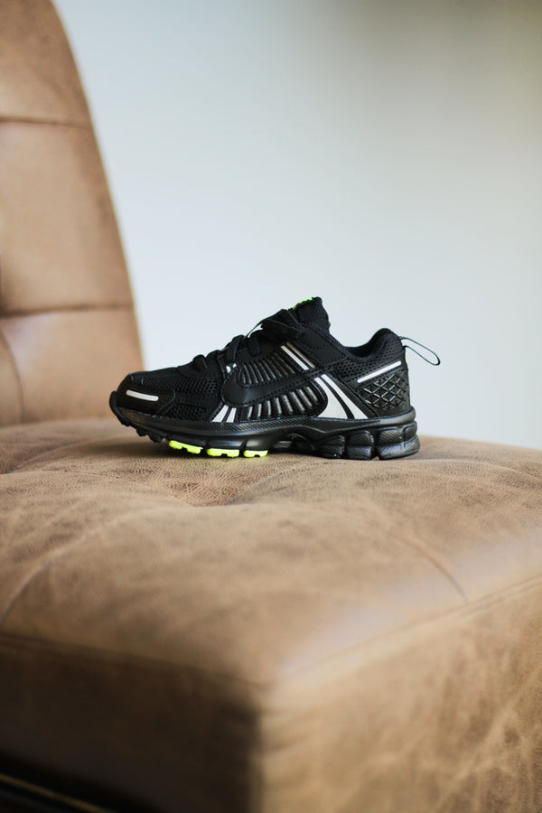 NIKE VOMERO 5 (PS) "BLACK/VOLT-BLACK-BLACK"