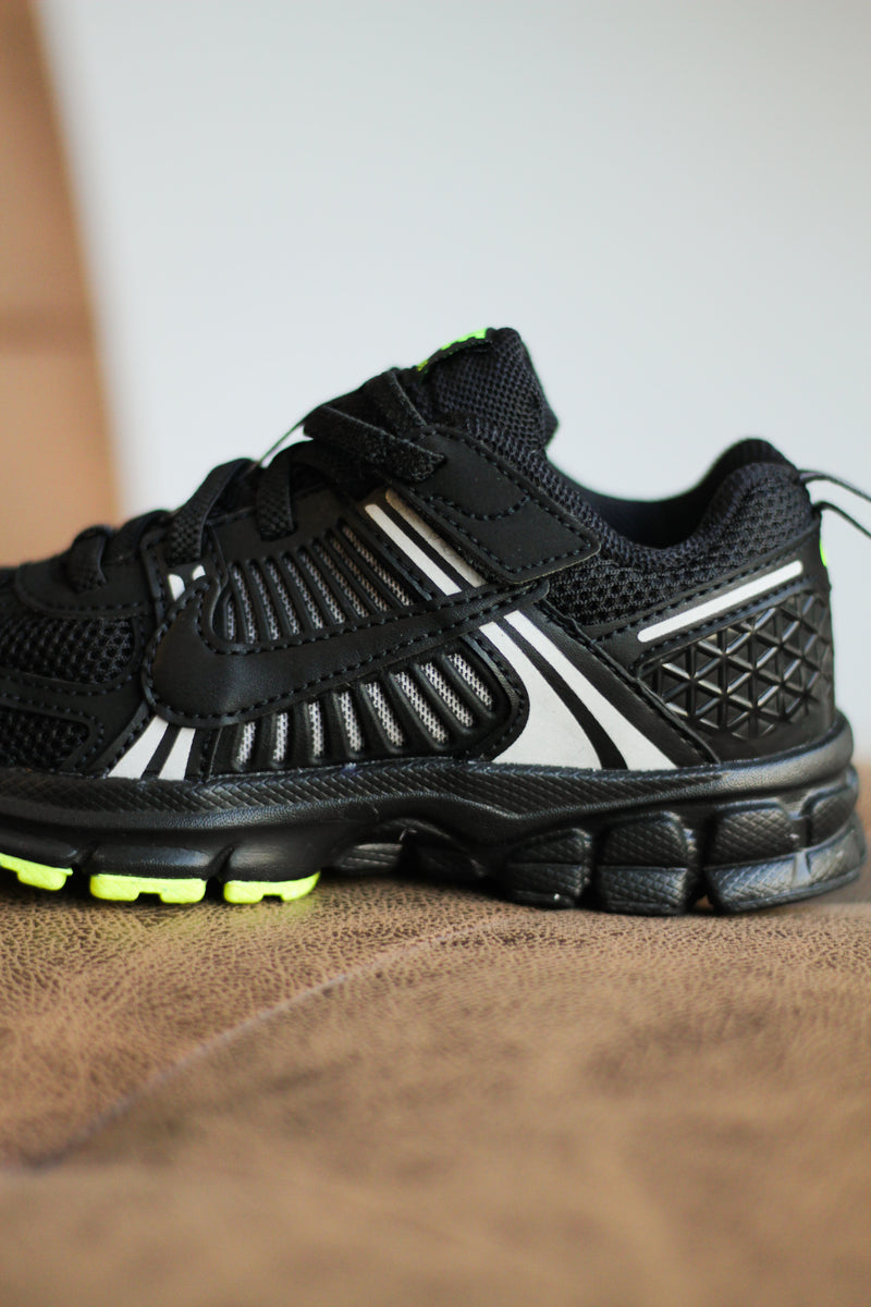 NIKE VOMERO 5 (PS) "BLACK/VOLT-BLACK-BLACK"