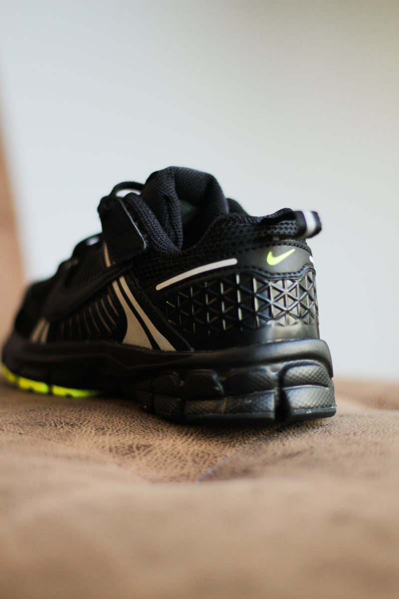 NIKE VOMERO 5 (PS) "BLACK/VOLT-BLACK-BLACK"