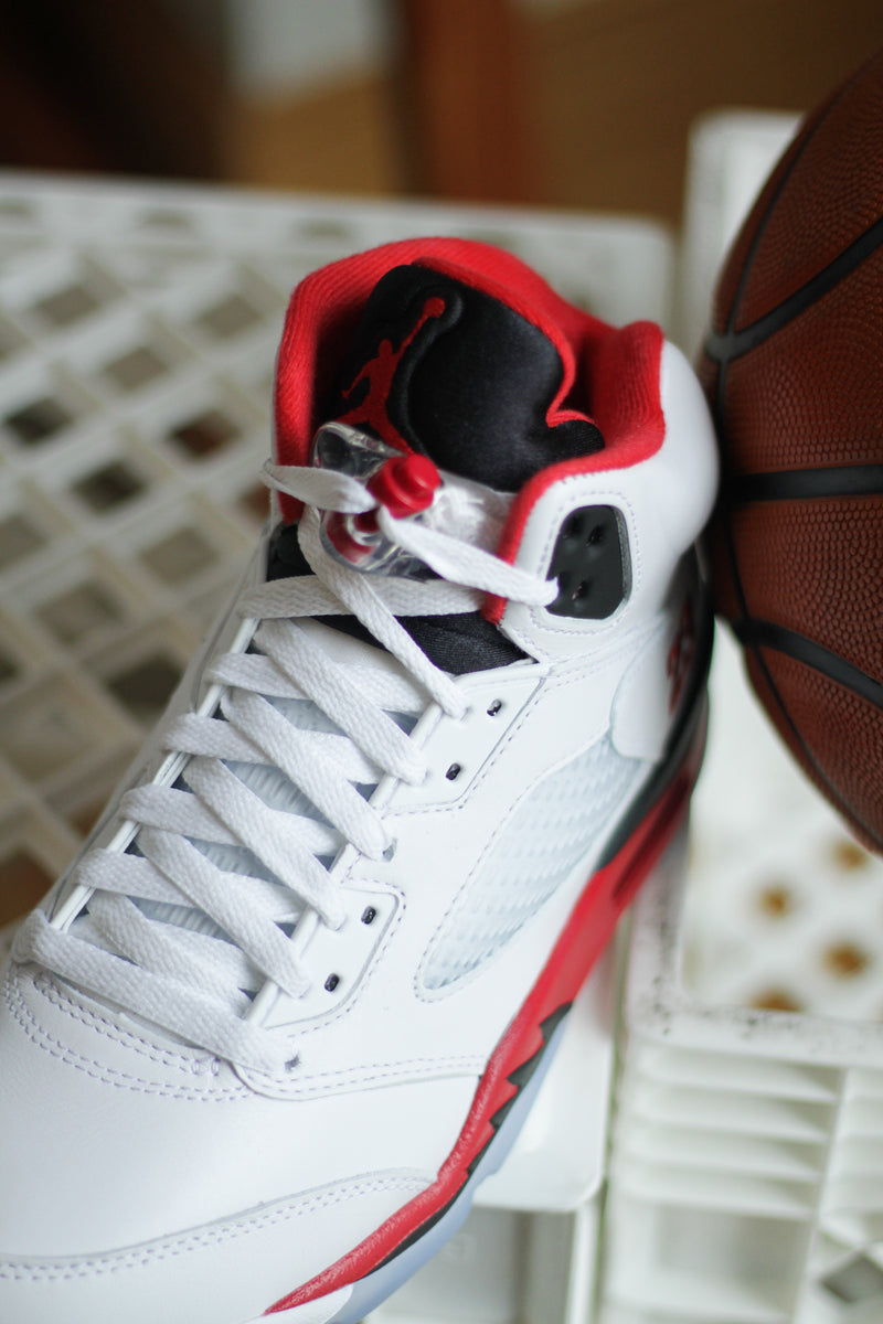 AIR JORDAN 5 RETRO "WHITE/FIRE RED-BLACK"