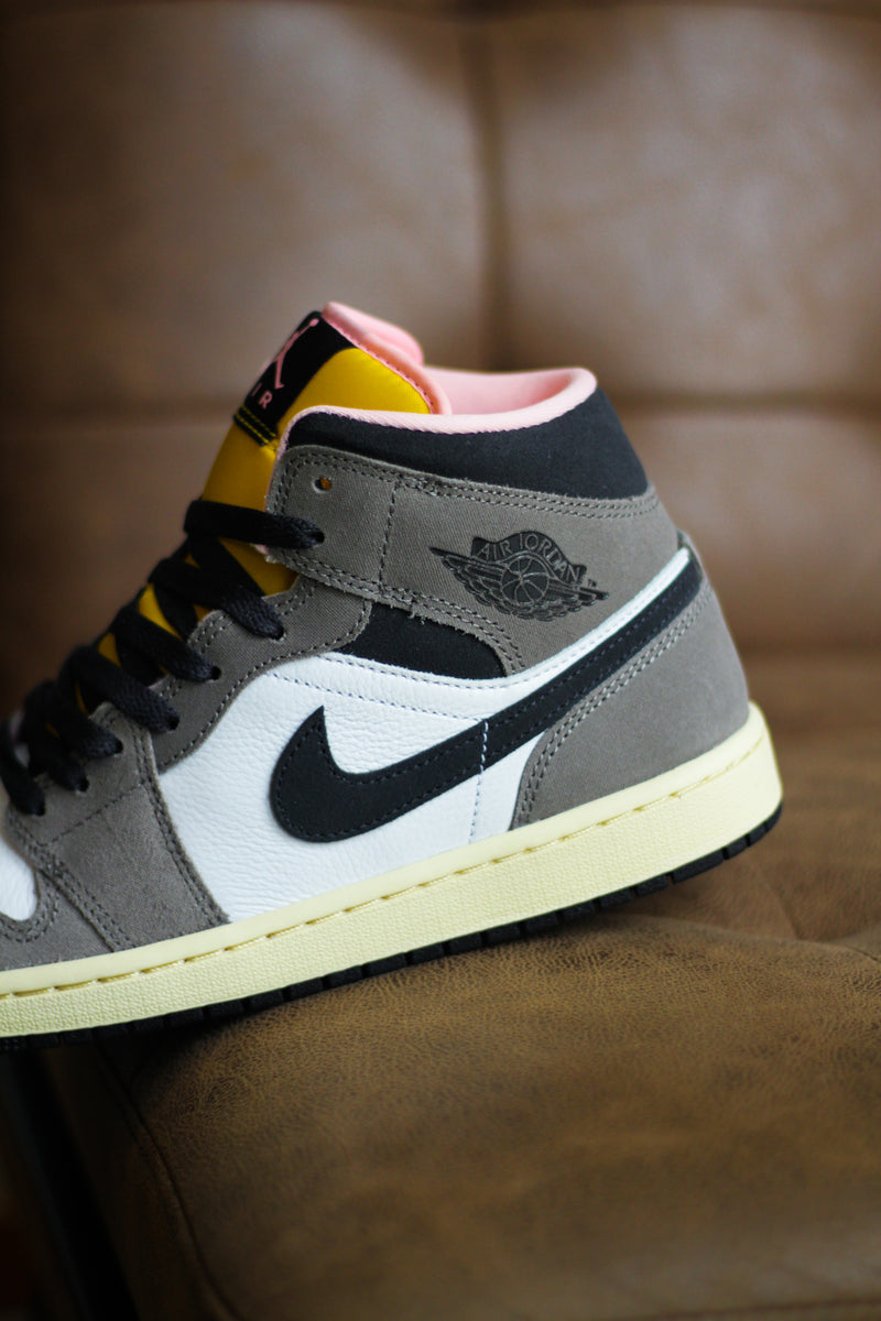 AIR JORDAN 1 MID SE "WHITE/OIL GREY-CAVE STONE-DARK SULFUR"