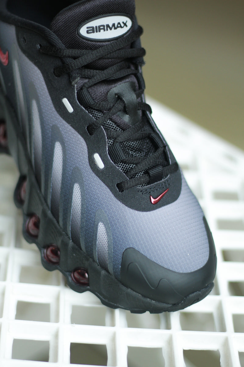 NIKE AIR MAX DN8 (GS) "BLACK/GYM RED-LT SMOKE GREY-BLACK"