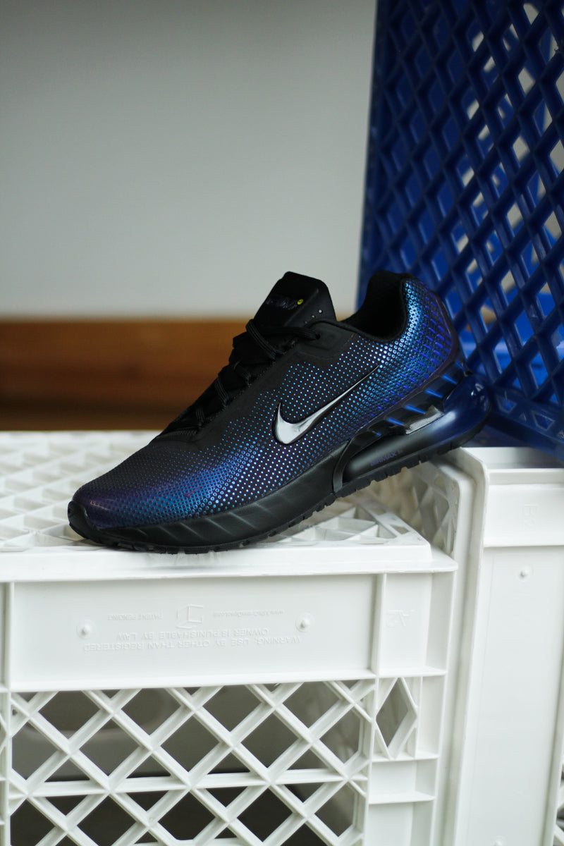 NIKE AIR MAX PHOENIX SE "BLACK/BLACK-DEEP ROYAL BLUE-COURT PURPLE"