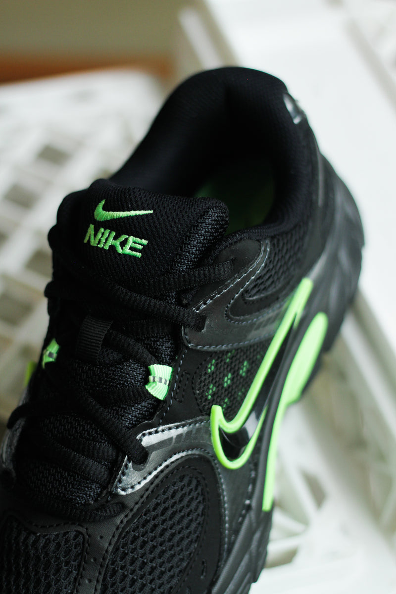 NIKE V5 RNR "BLACK/BLACK-ANTHRACITE-LIME BLAST"