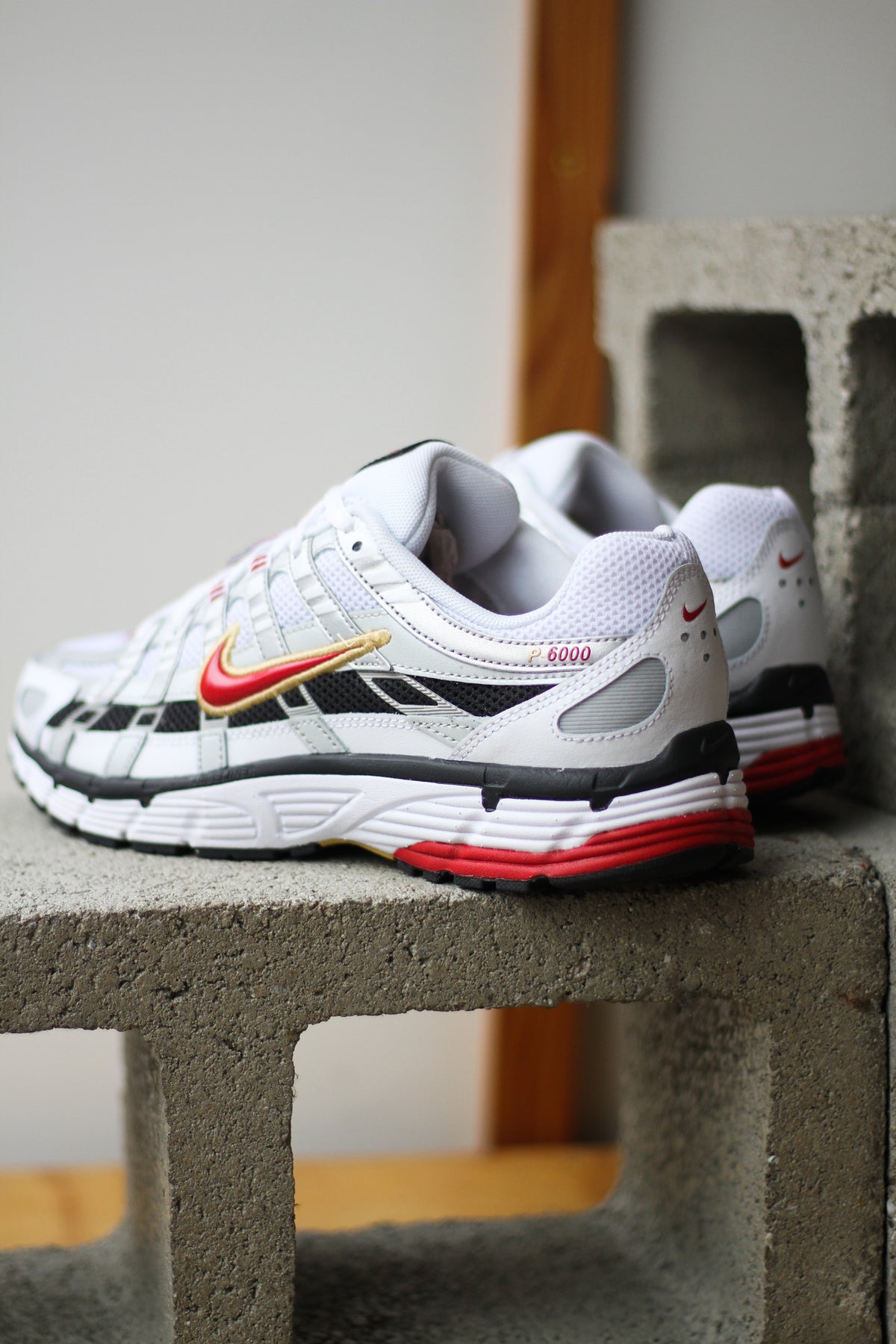 Nike p 6000 white red sale