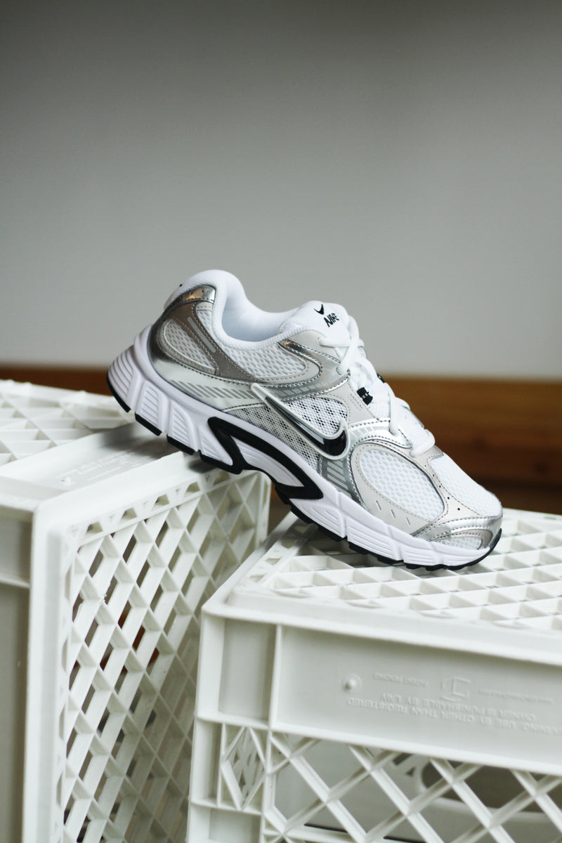 NIKE V5 RNR "WHITE/BLACK-VAST GREY-COLLEGE GREY"
