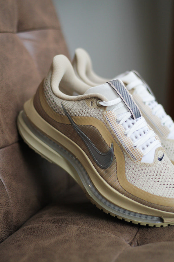 NIKE PEGASUS PREMIUM SP "MUSHROOM/METALLIC SILVER-WHITE"