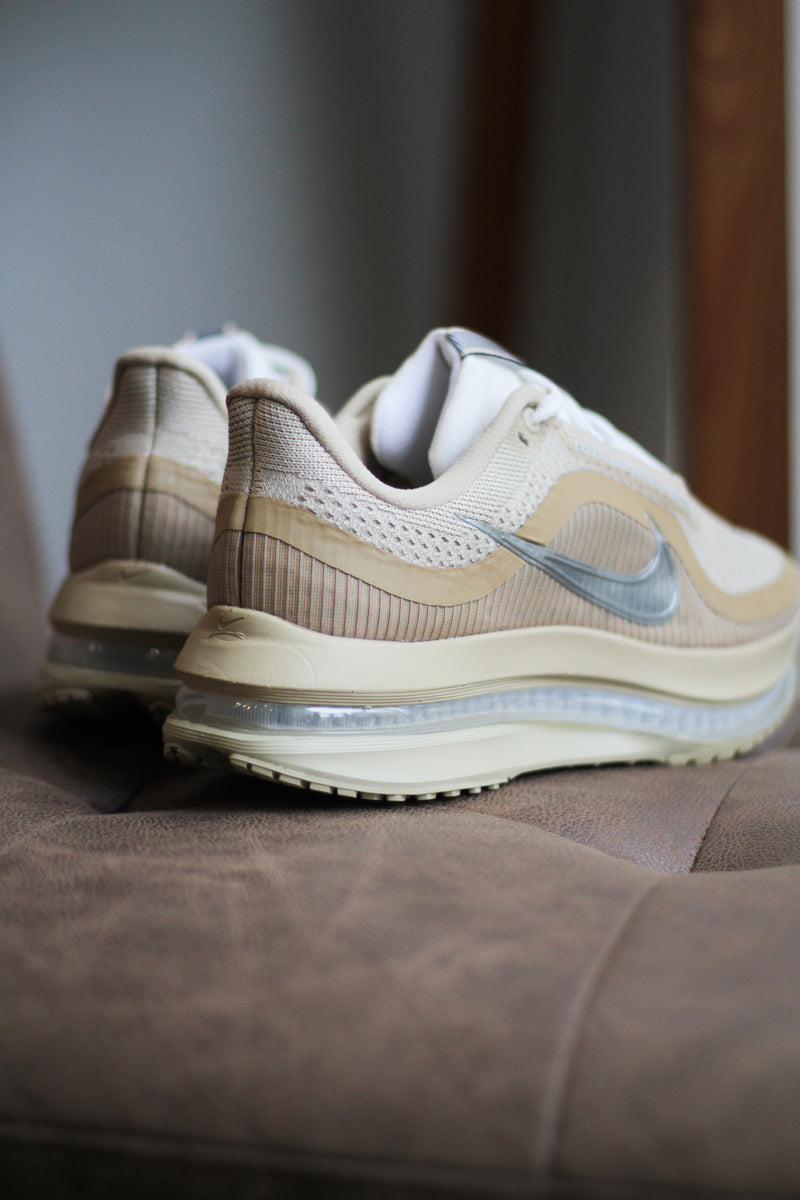 NIKE PEGASUS PREMIUM SP "MUSHROOM/METALLIC SILVER-WHITE"