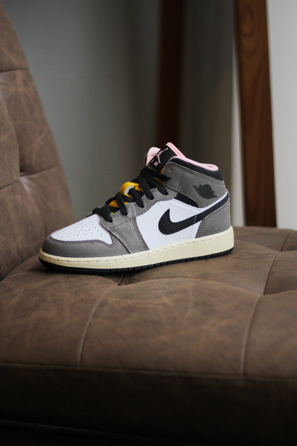 AIR JORDAN 1 MID SE (GS) "WHITE/OIL GREY-CAVE STONE-DARK SULFUR"