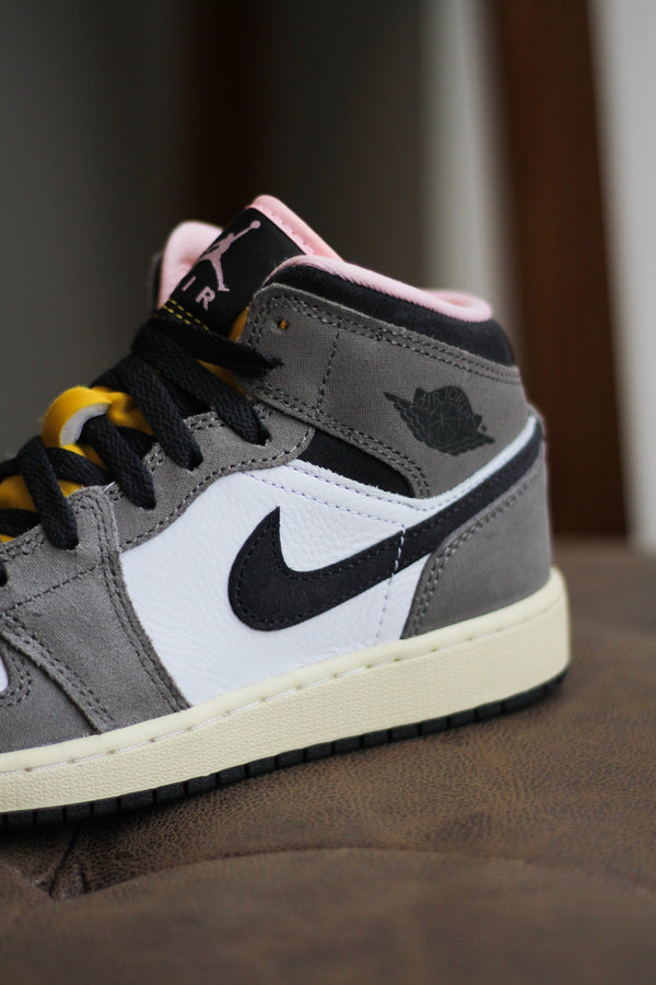 AIR JORDAN 1 MID SE (GS) "WHITE/OIL GREY-CAVE STONE-DARK SULFUR"