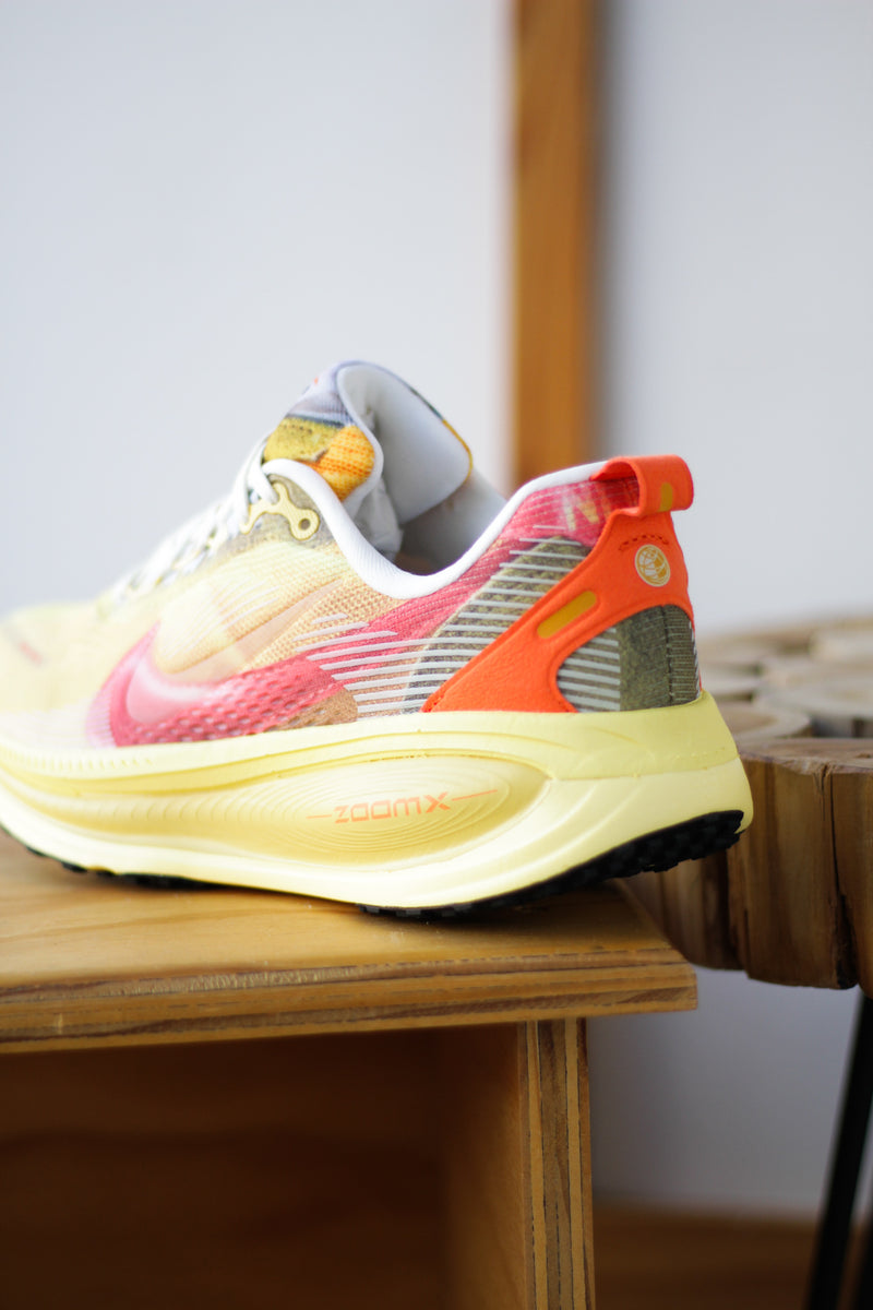 NIKE VOMERO 1 SE "MULTI-COLOR/CLEAR-VIVID SULFUR"