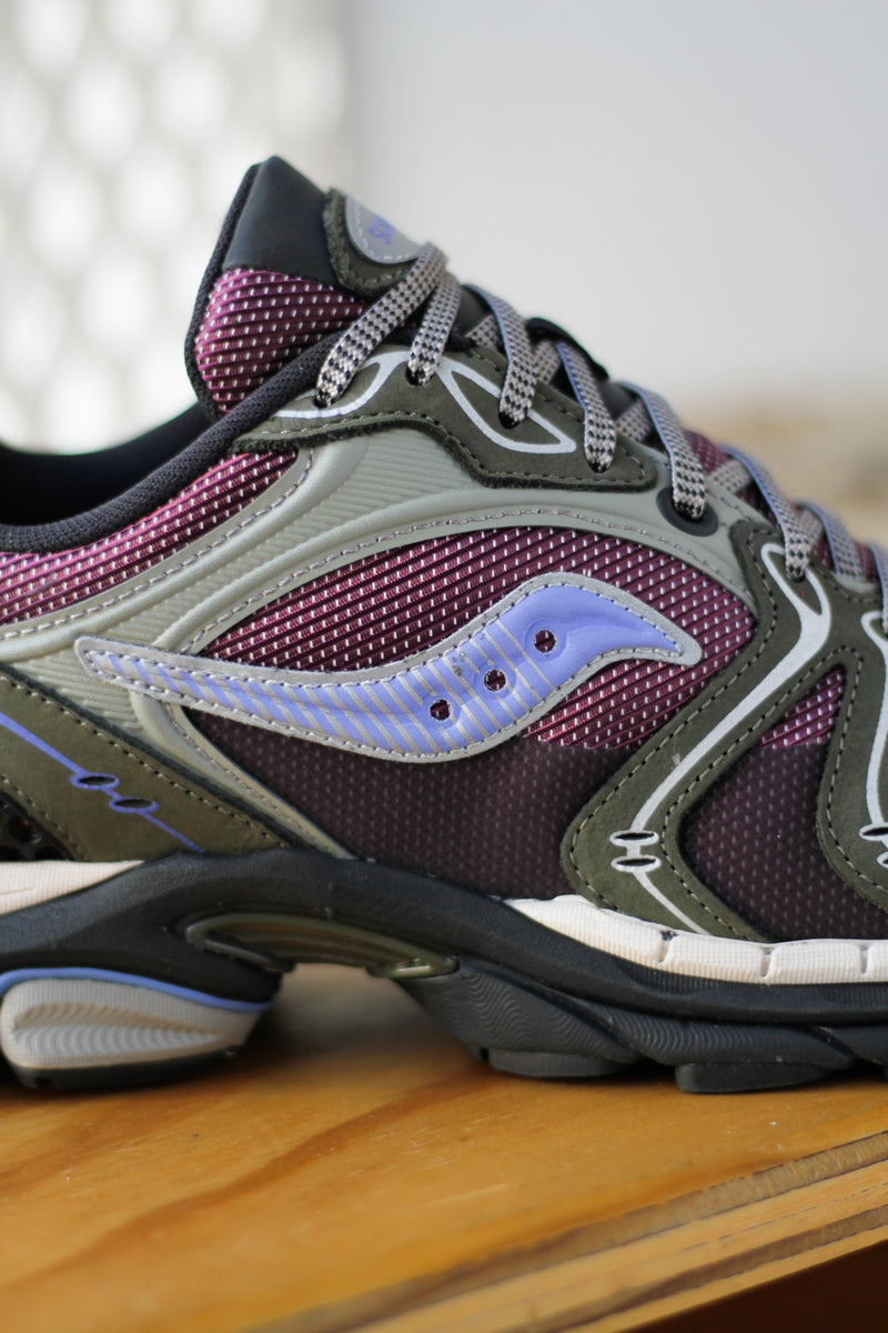 SAUCONY PROGRID TRIUMPH 4 TECH "FIG/BLUE"