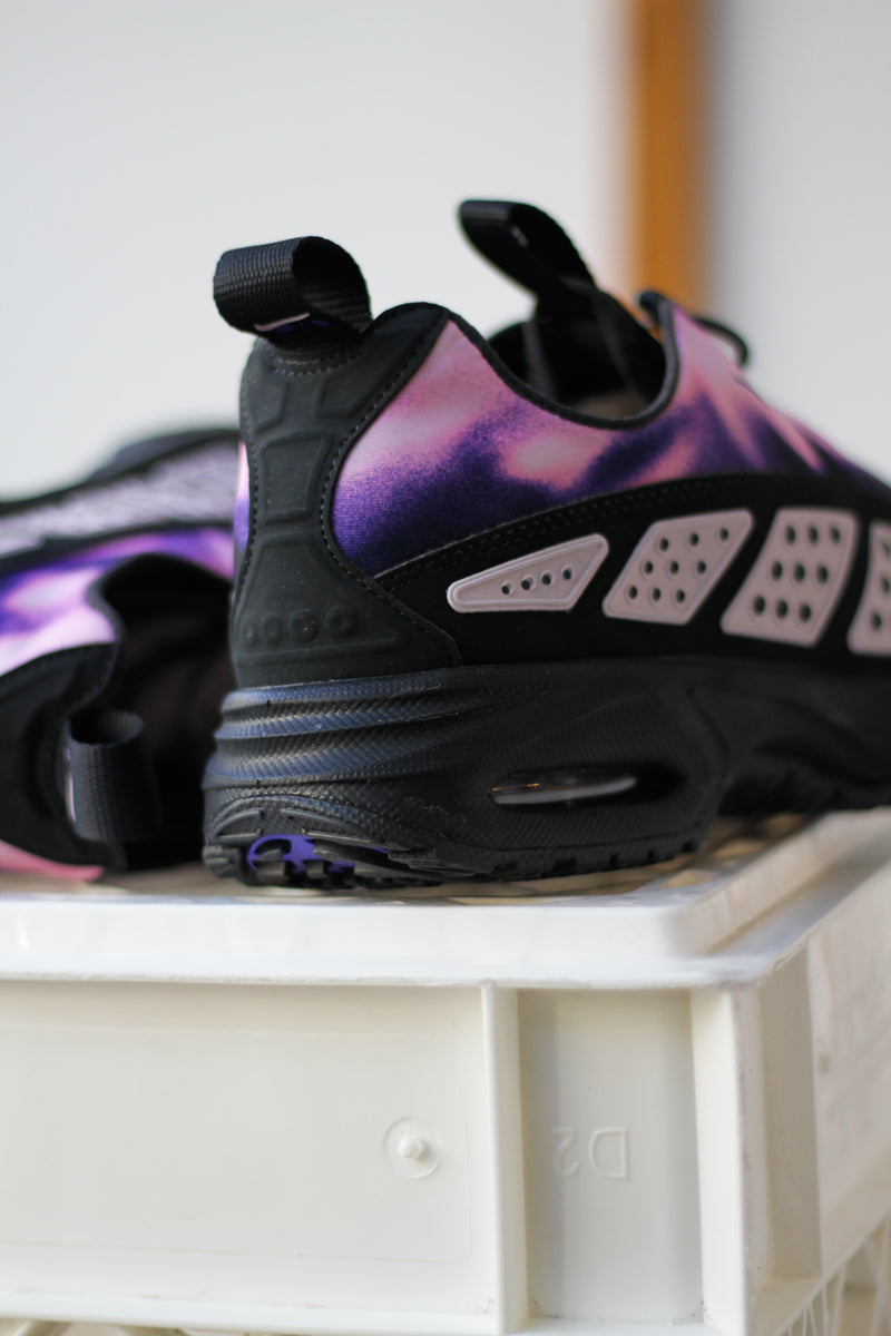 W NIKE AIR MAX SNDR "OFF NOIR/PERSIAN VIOLET-PINK FOAM"