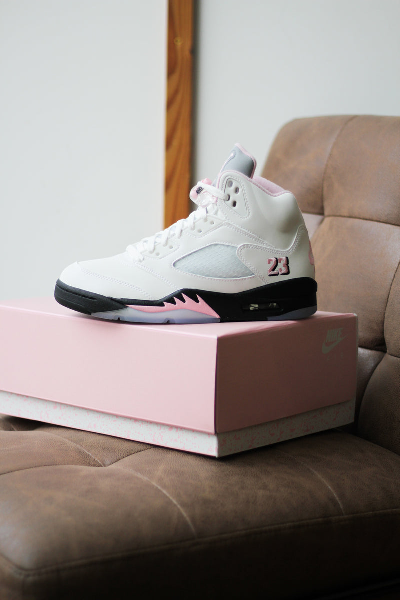 AIR JORDAN 5 RETRO "WHITE/MED SOFT PINK-BLACK"