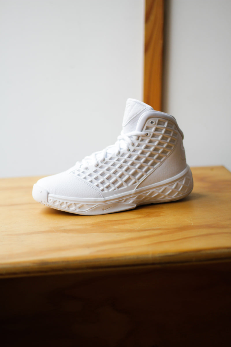 NIKE KOBE III (GS) "WHITE/WHITE-WHITE"