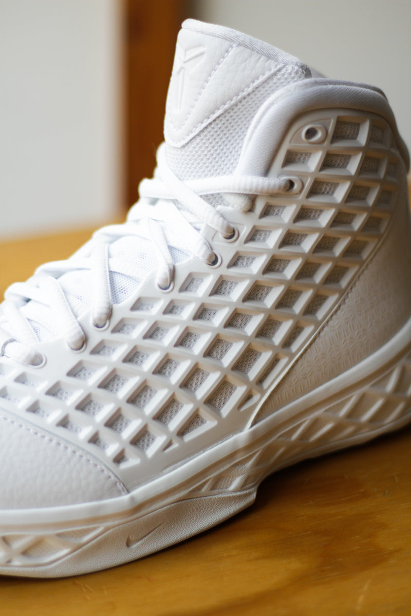 NIKE KOBE III (GS) "WHITE/WHITE-WHITE"
