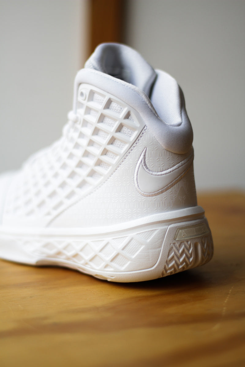 NIKE KOBE III (GS) "WHITE/WHITE-WHITE"